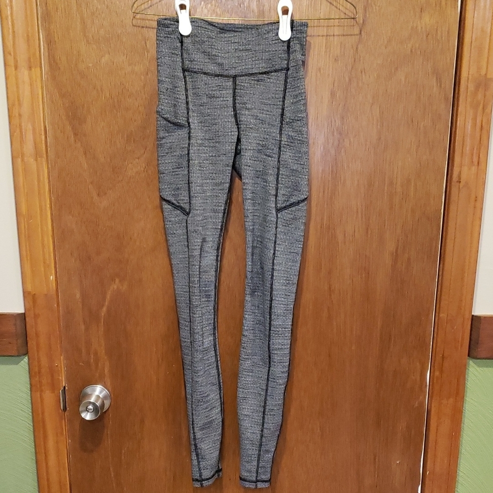 Lululemon Blk/Wht Speed Up Tight Textured Mid-Rise Leggings
